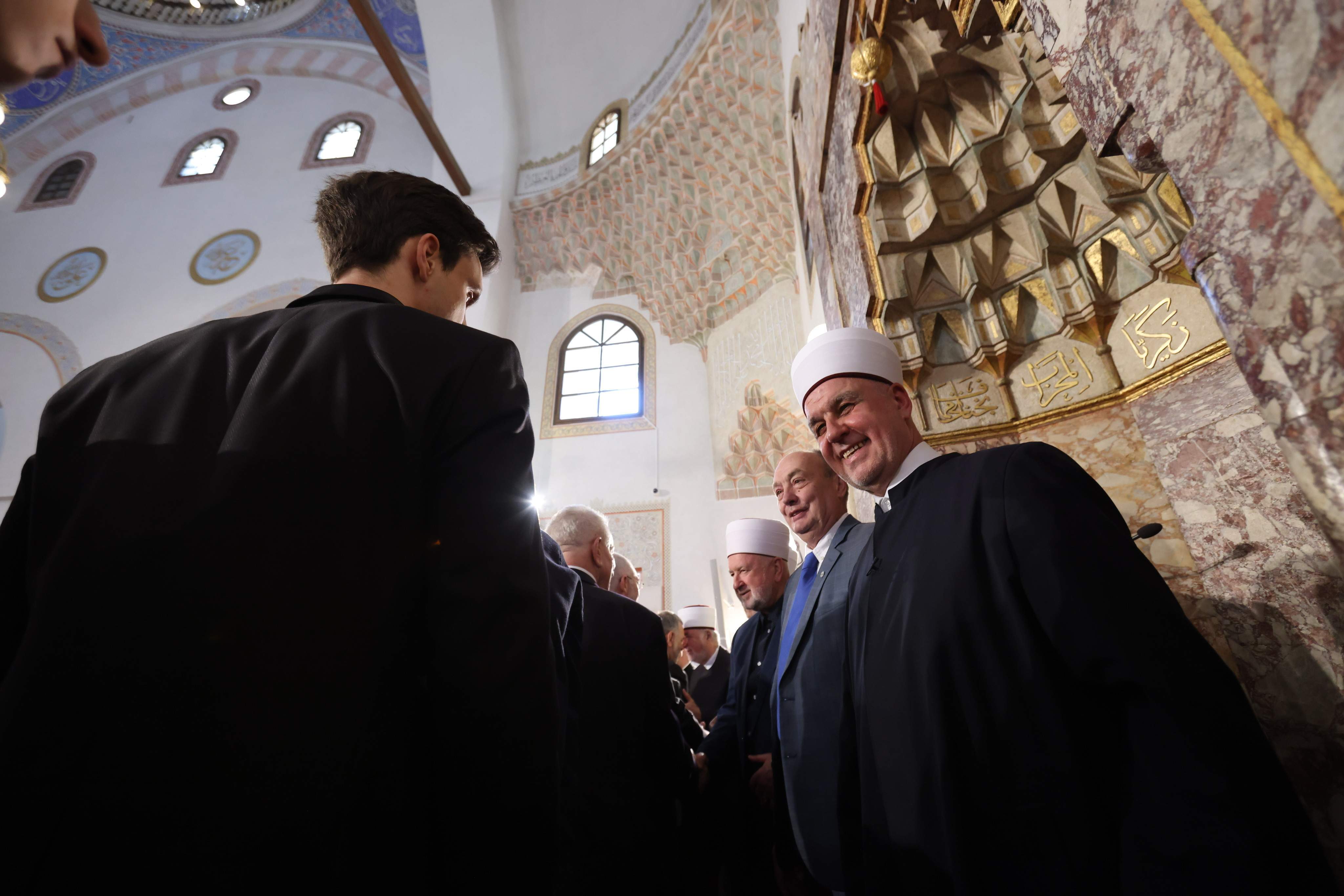 Klanjan bajram-namaz u Gazi Husrev-begovoj džamiji u Sarajevu